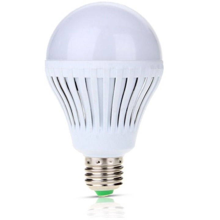 9W gömb Led izzó, E27, hideg fehér