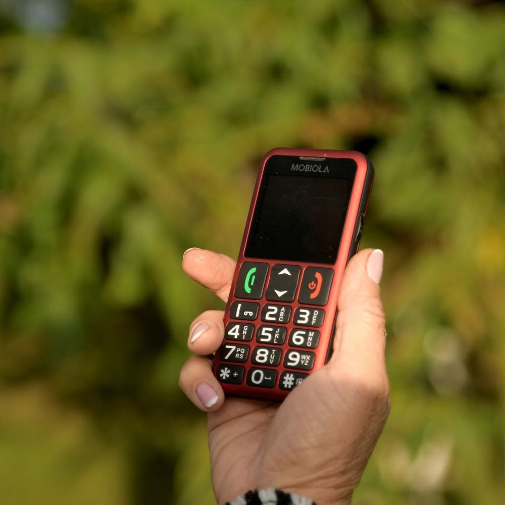 Telefon mobil Mobiola MB700, rosu, butoane mari, functie SOS, 2G