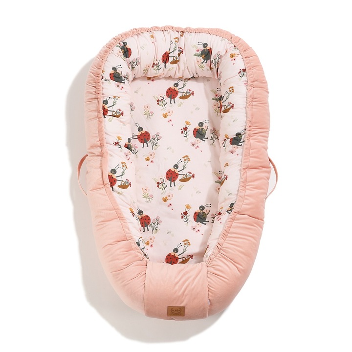 Cocon pentru bebe La Millou, catifea roz, multicolor, 110x70cm