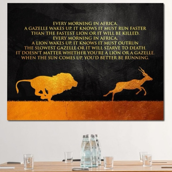 Премиум картина върху платно, LuxCanva® F1009, Инстинкт за оцеляване, 100 X 135 CM, 100% памучно платно 400g/m2, дървена рамка, Състезание, Скорост, Съпротива, Борба, Лъв, Газела, Хол, Офис, Ярки цветове
