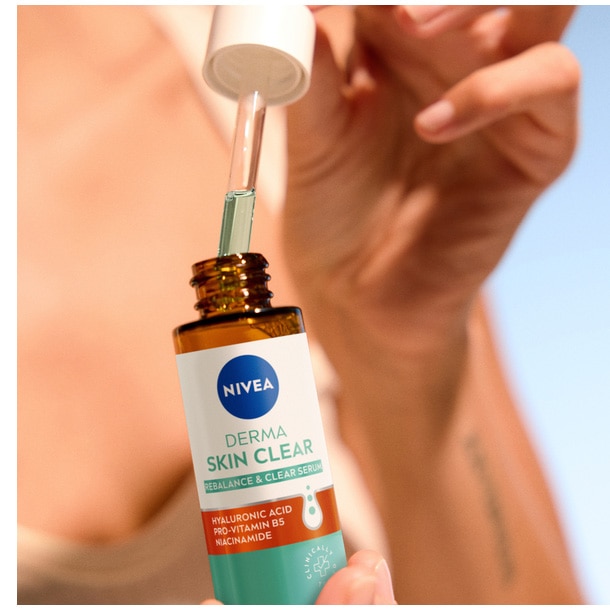 Serum de regenerare Nivea Derma Skin Clear, 30 ml - eMAG.ro