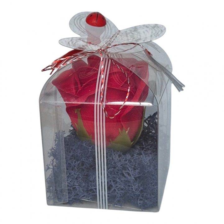Trandafir rosu din sapun pe pat de licheni – Cadou romantic pentru Martisor si aniversari
