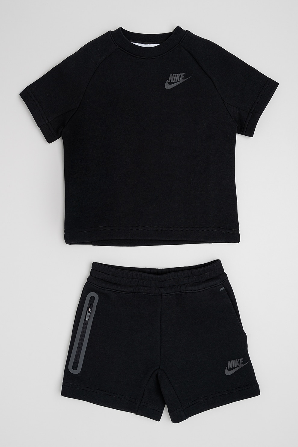 Nike, Set de tricou din amestec de bumbac si pantaloni scurti cu detalii logo, Negru, 116-122 CM