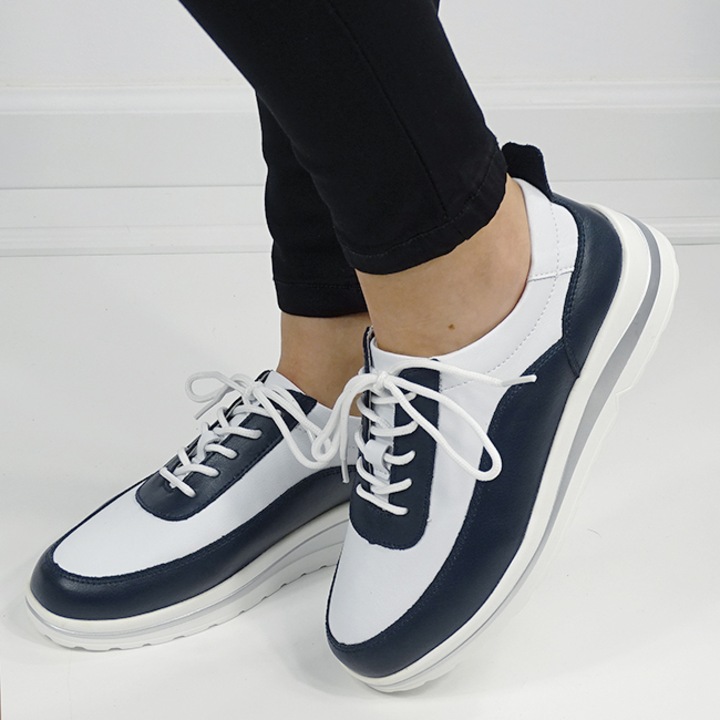 Бели/тъмносини маратонки от естествена кожа 5090 M6 16468, Бял/Тъмносин