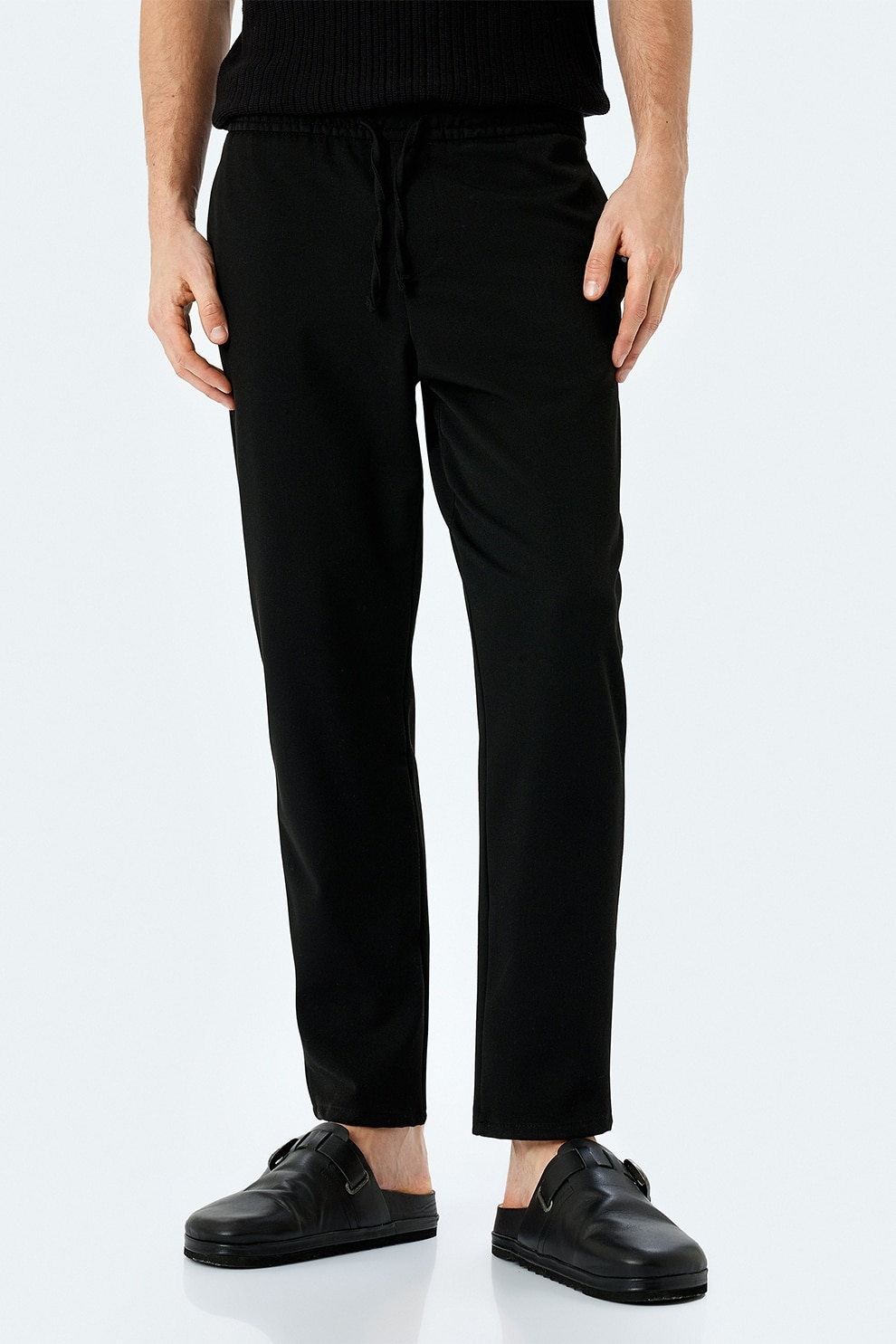 KOTON, Pantaloni cu buzunare oblice si talie medie, Negru, 38