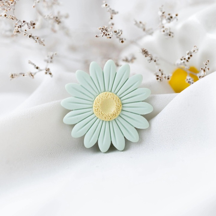 Brosa Martisor Flower - mint, 3 cm