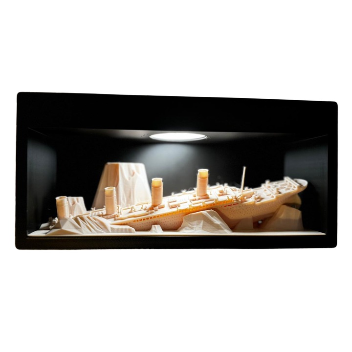 Veioza cu model Titanic, material plastic, LED, alimentare USB, 24 cm lungime, 11 cm inaltime