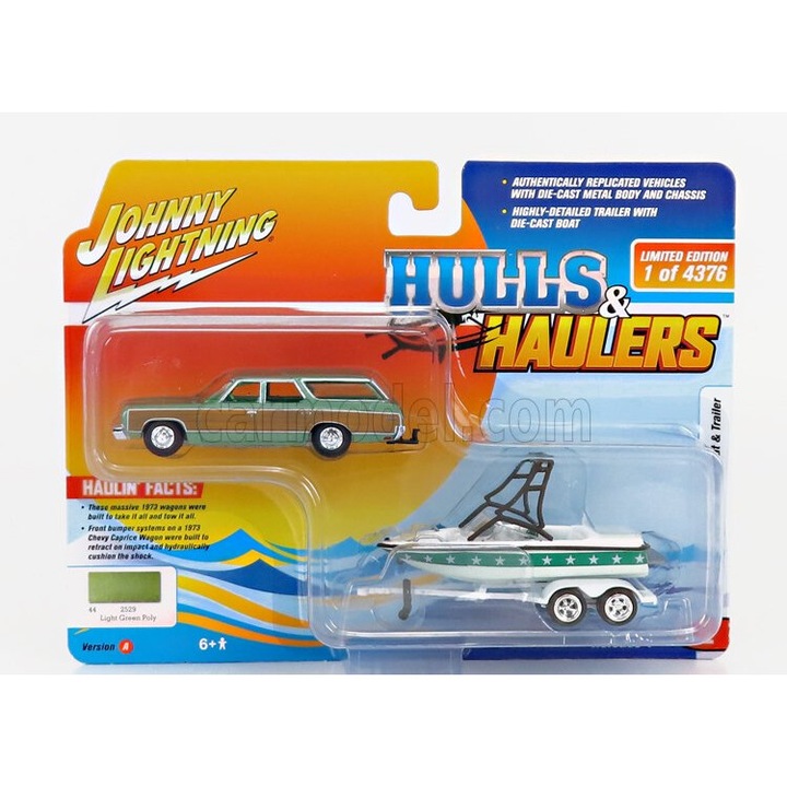 Johnny Lightning Chevrolet Caprice pótkocsival és hajóval 1973, 1:64, zöld