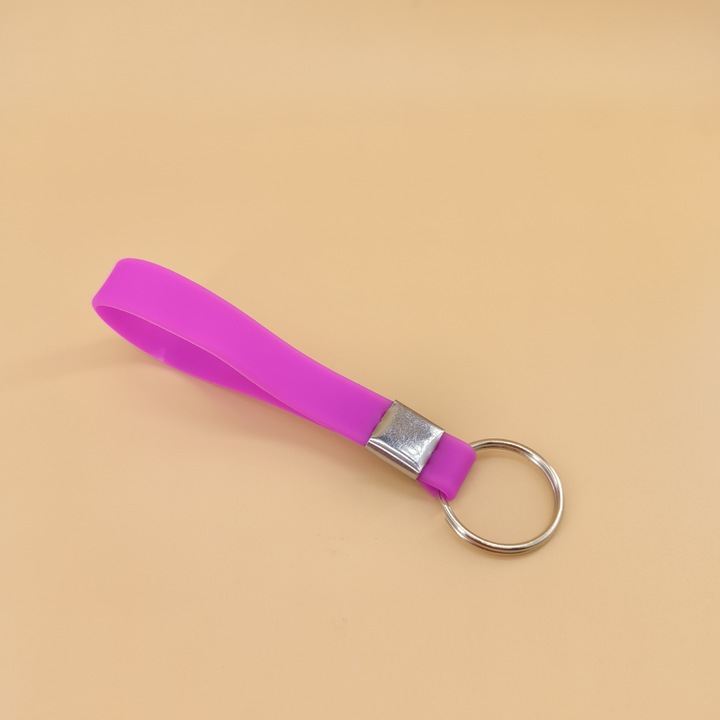 Kulcstartó szilikon pánttal, lila, 12cm