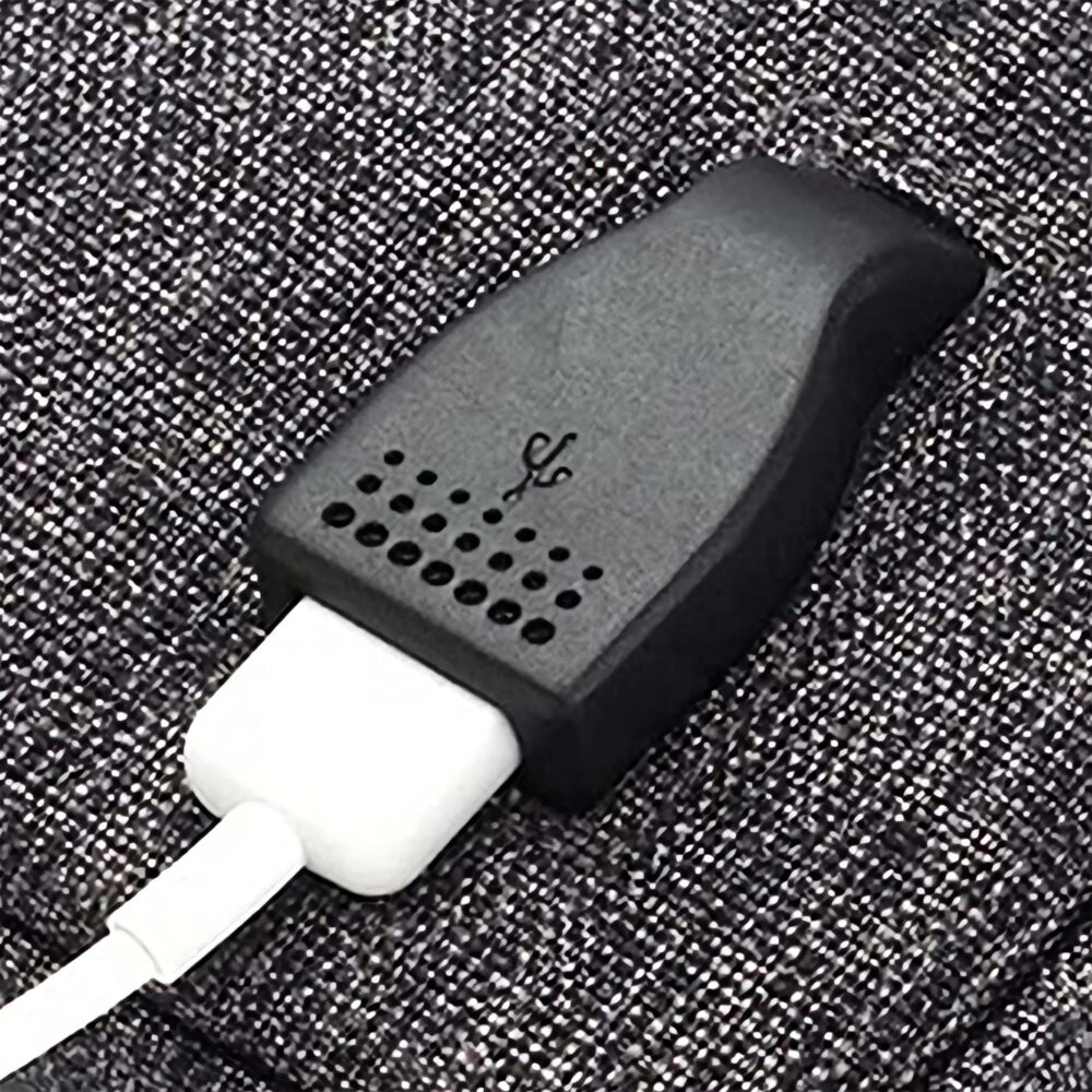 Geanta pentru laptop, Zola®, diagonala maxima 15.6″, inchidere fermoar, captusita cu un burete gros impotriva socurilor, bretea confortabila pentru umar, 2 buzunare laterale, impermeabila, port de incarcare USB, 37 x 28 cm, gri cu maro