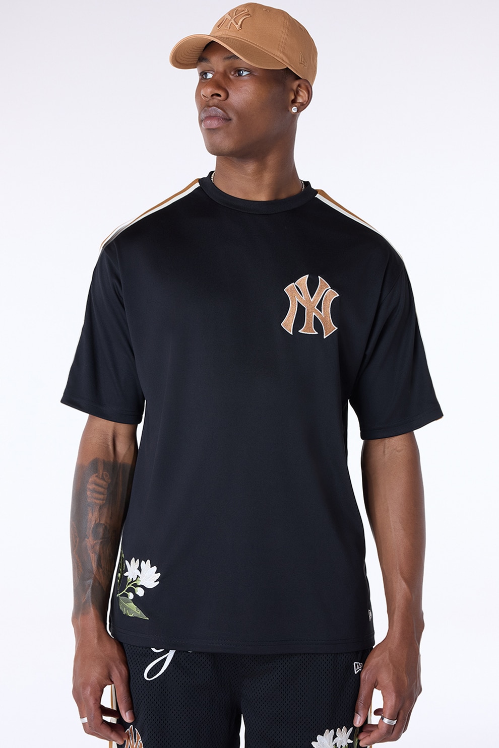New Era, Tricou cu detalii brodate, Negru, Maro, S