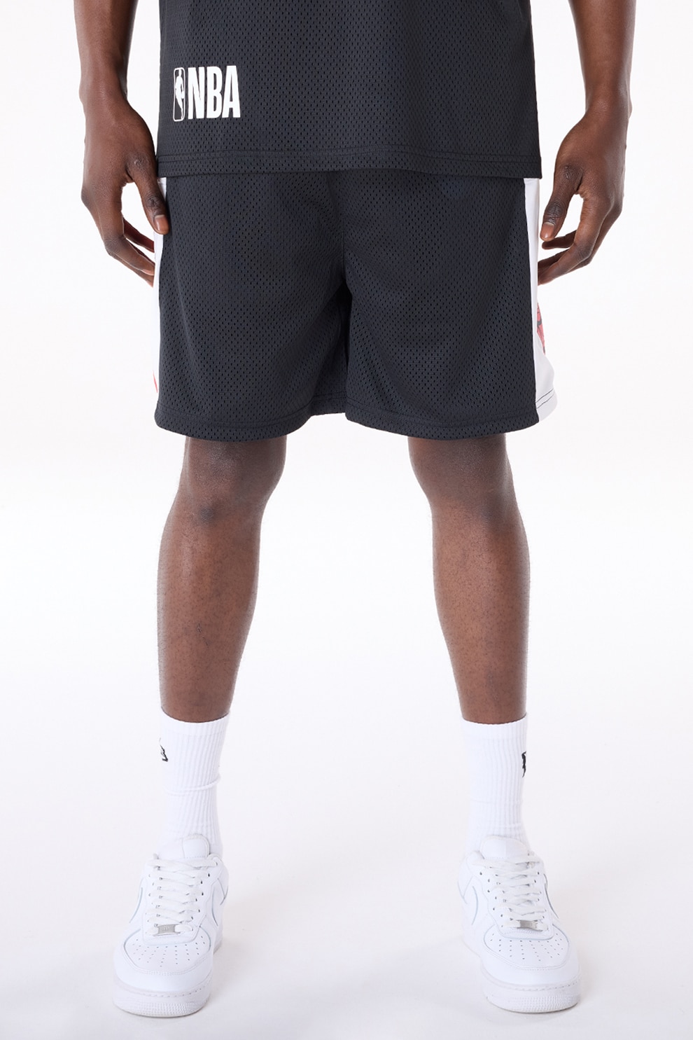 New Era, Pantaloni scurti cu aspect perforat si imprimeu, Alb, Negru, XL