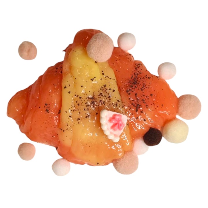 Squishy antistressz játék lassú visszapattanó textúrával, croissant modell, összenyomható játékok, puha tapintású 10 cm x 8 cm, 90 g, krémarany metál