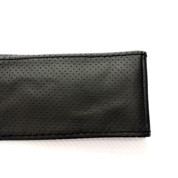 Husa volan K01 imitatie piele cu gaurele Husa volan K01 imitatie piele cu gaurele