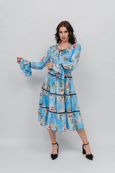 Rochie albastra, model floral, de femei