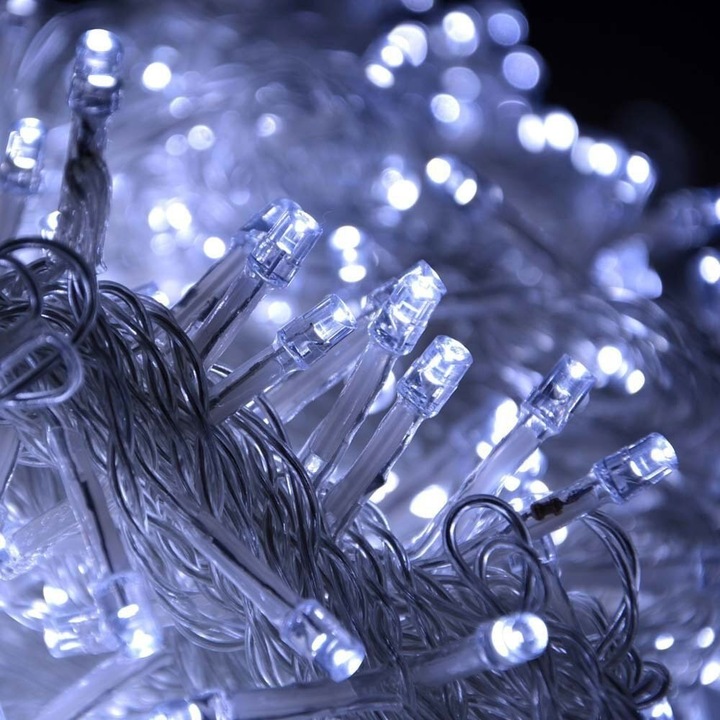 Produs premium - Instalatie Craciun Turturi, IP44, 20 m, 572 Led-uri, Perdea Franjurata, Alb rece, 8 jocuri de lumini, Transformator 31 V, Putere 9 W cu telecomanda, Interconectabila, Interior/Exterior, Prelungitor 5 m inclus, Fir Alb, Southern Sky