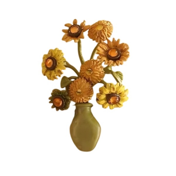 Brosa vintage emailata, model vaza cu floarea-soarelui dupa Van Gogh, 6 x 4.5 cm, theCasius.®