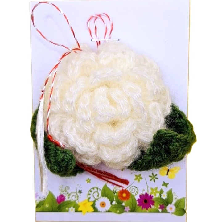 Horgolt bross típusú martisor - leveles rózsa, krémfehér színű, 6 cm