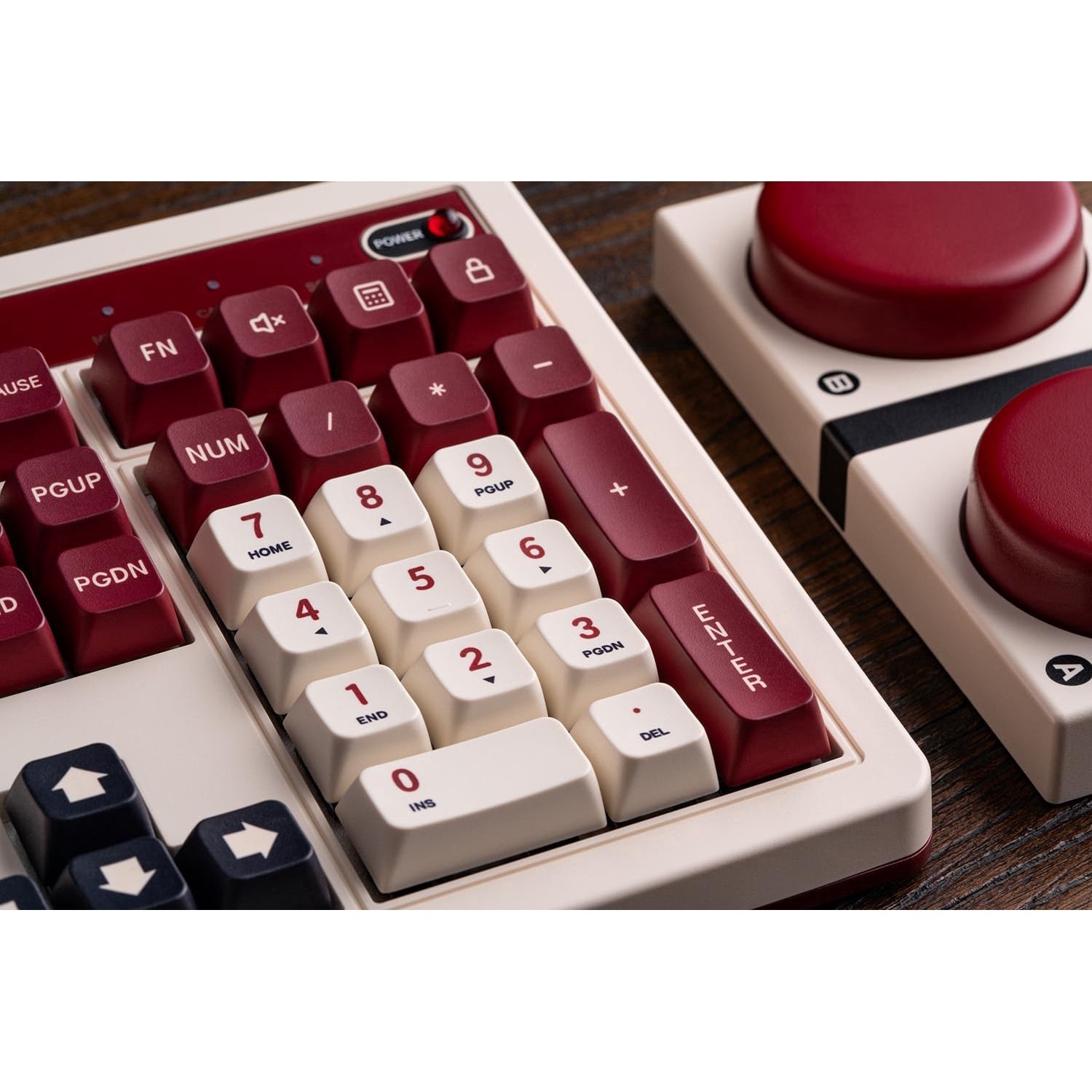 Tastatura Mecanica Wireless 8BitDo Retro 108 si Numpad integrat
