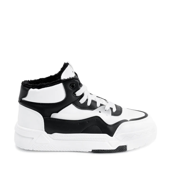 Таня, Черен