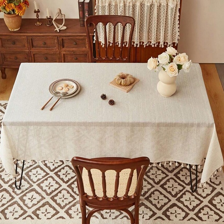 Fata de masa dreptunghiulara, din in cu broderie, accesorizata cu ciucuri 140x220cm, bej