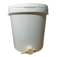 Maturator miere 33L din plastic (polipropilena) - cu canea din plastic, capac clipsabil si manere