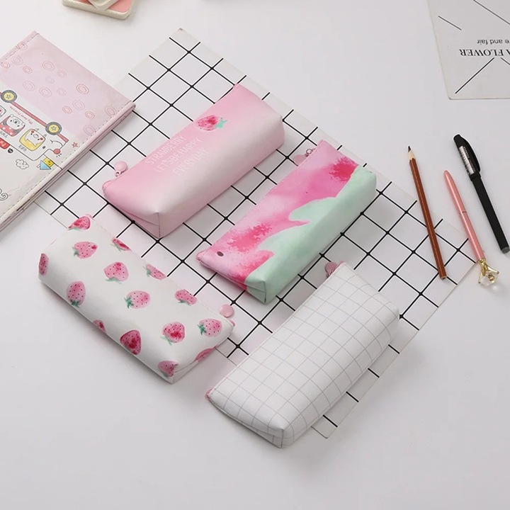 Моливник, ягодов десен, еко кожа, многофункционален, 20.5x8см, за момиче