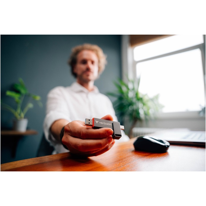 Stick Memorie Verbatim, conectivitate dubla, USB-C/USB-A, 512GB, performanta nivel SSD