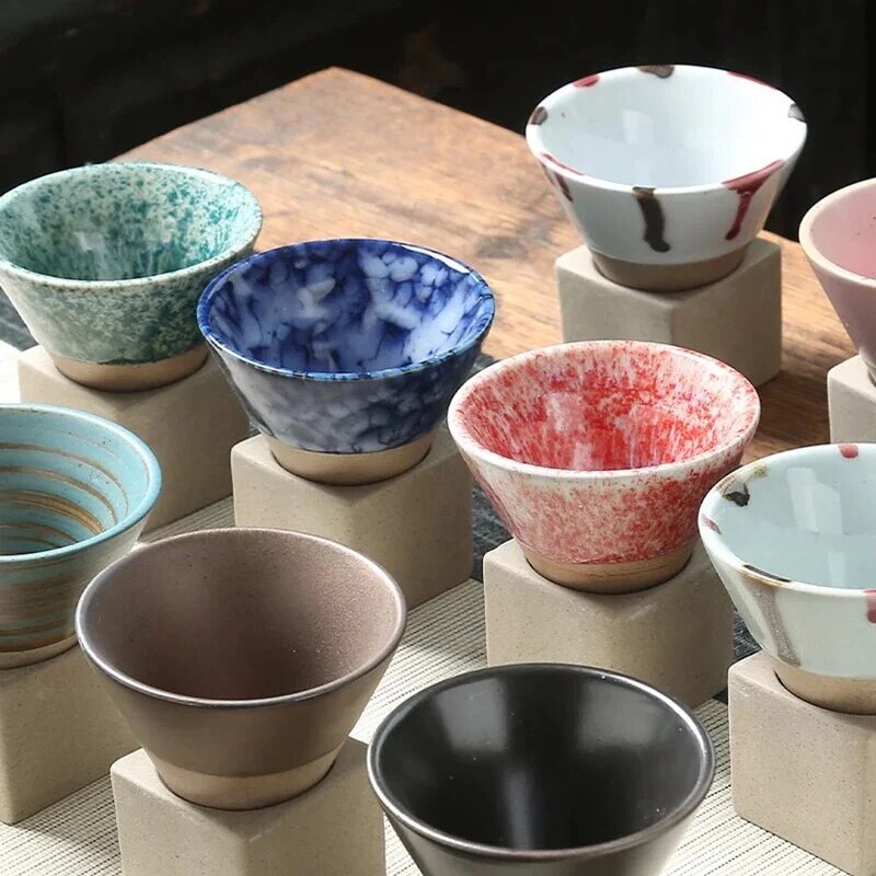 Cana ceramica retro japoneza in forma de con triunghiular, set 1