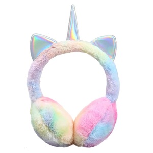 Női kalapok és sapkák