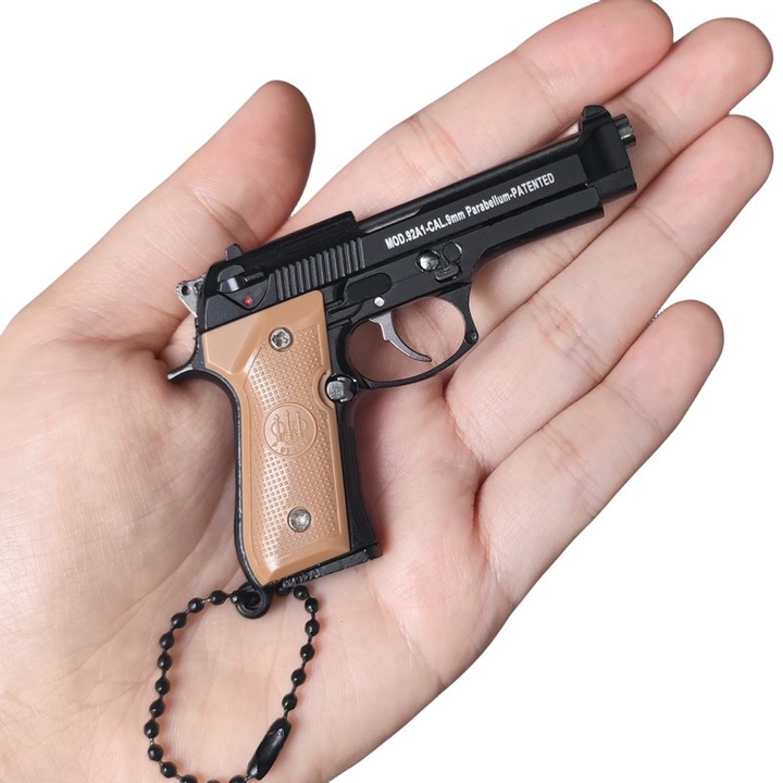 Breloc Pistol Beretta M92F Metalic, Replica 1:3, Accesoriu Cadou, 6.8 x 1 x 3.5 cm (2.7 x 0.4 x 1.4 inci, Maro