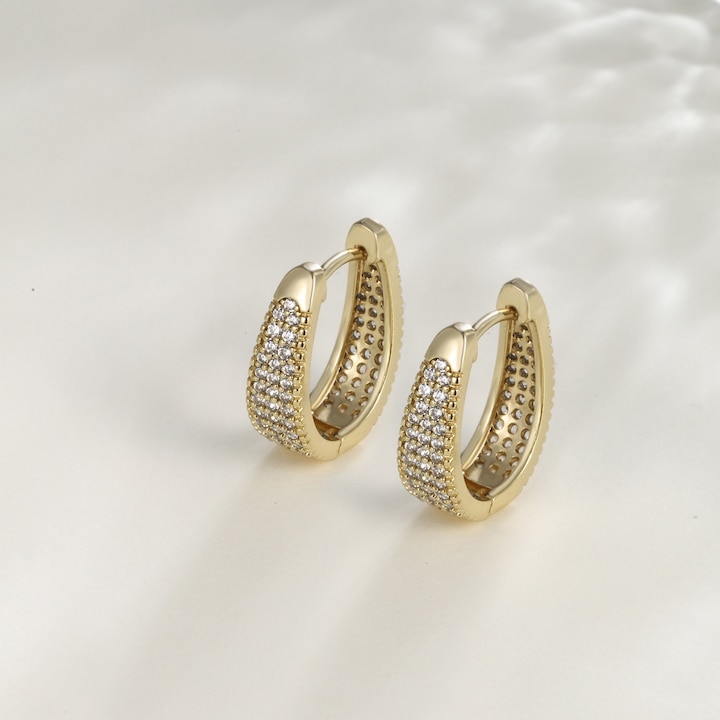 Cercei geometrici ovali cu microzirconiu, Placat cu aur, Lungime 19 mm, latime 6 mm