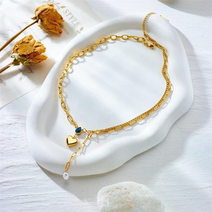 Colier auriu, din otel inoxidabil, cu pandantiv inimioara si perluta, suflat cu aur 18k, Bessie C11