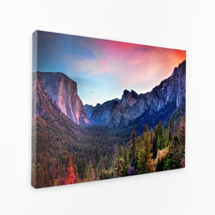 Картина върху платно - Планини в розово небе, гора от зелени дървета - 30x50 см