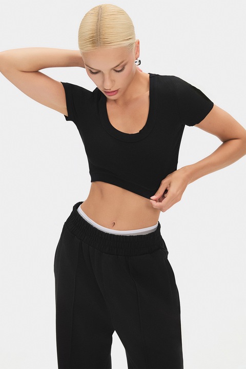 June, Tricou crop cu decolteu rotund, Negru