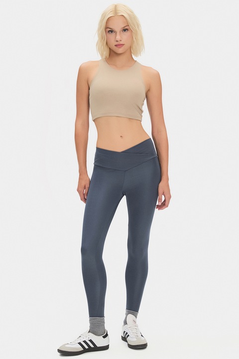 June, Bustiera cu decolteu la baza gatului, Maro taupe deschis