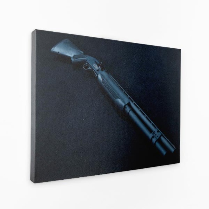 Картина на платно - Сянка на пистолет на маса Черна пушка - 30x50 см