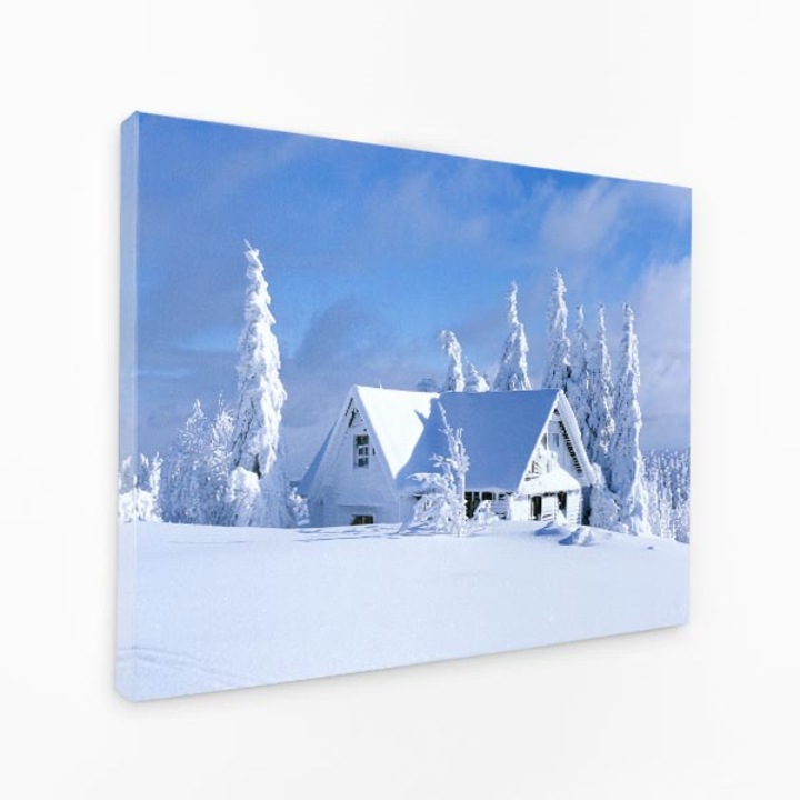 Картина върху платно - Снежна къща под небето Спокойна зимна сцена - 120x80 см