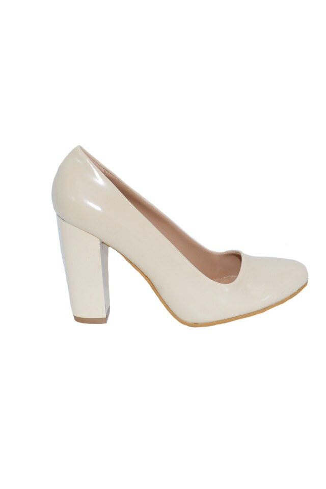 Pantofi cu toc gros si bot rotunjit, cu aspect de lac, D&J Exclusive, Alb fildes