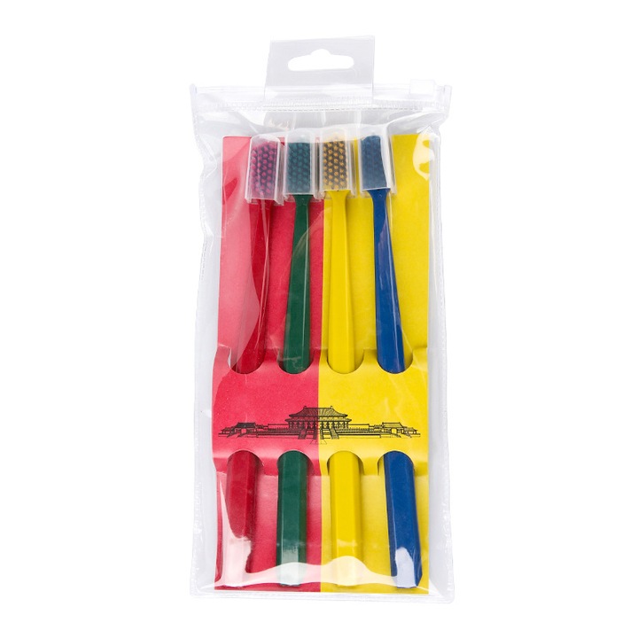 4 darabos hordozható felnőtt fogkefekészlet puha sörtékkel