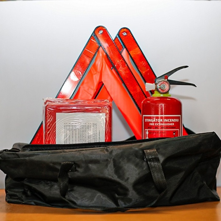 Kit siguranta auto, pachet legislativ obligatoriu de prim ajutor