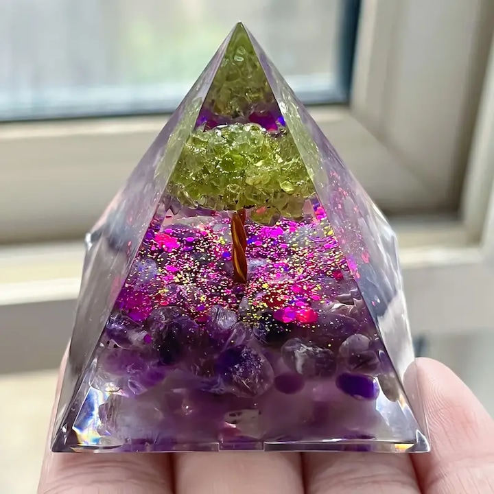 Piramida orgonica Peridot si ametist, foita aur VeliumCraft, 5x5 cm, generatoare de energie, copacul vietii cu cristale vindecatoare si pietre naturale, pentru meditatie, protectie si energie pozitiva, violet deschis