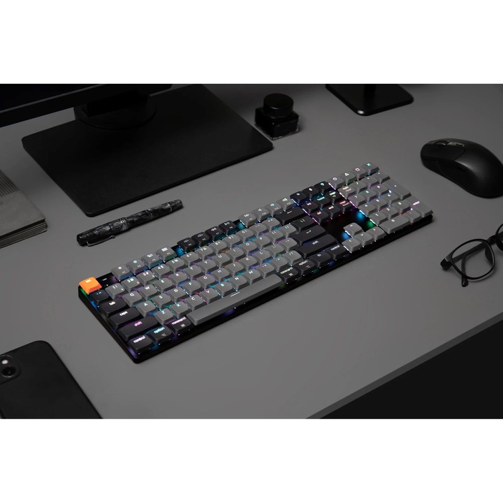 Keychron K5 QMK версия 2 Безжична механична клавиатура, Bluetooth 5.2, Shine-Through, RGB LED, Hot-Swappable, Low Profile 2.0 Механичен превключвател Кафяв