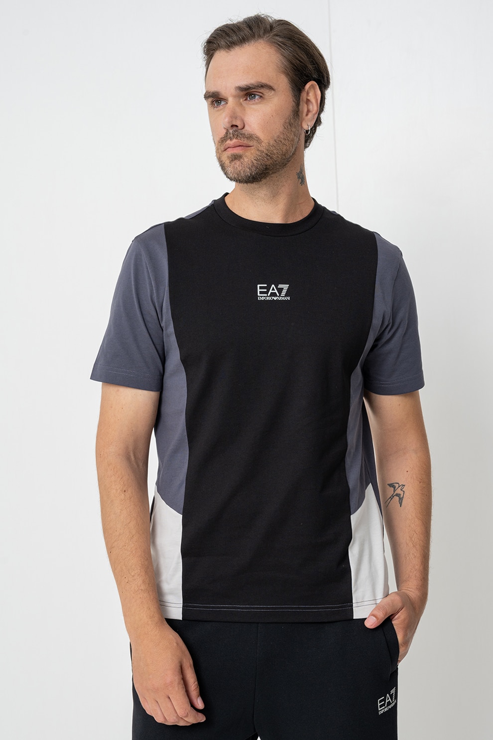 EA7, Tricou cu design colorblock, pentru fitness, Negru, Gri carbune, Alb murdar, L