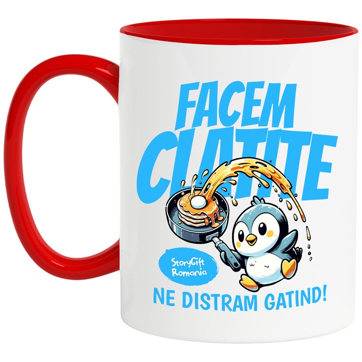 Cana cu Pinguin In Bucatarie Cu Tigaie Clatite Text Facem Clatite Ne Distram Gatind Mancare Dulce, Ceramica, 330ML, cu Maner Rosu