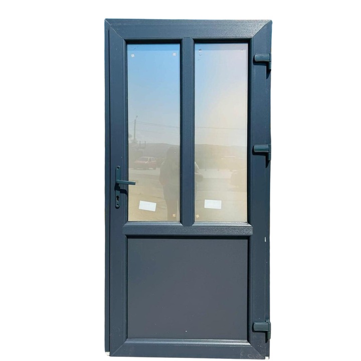 Usa PVC Termopan Antracit 98x200 cm, Profil 6 Camere, Grosime 7 cm, 3 balamale reglabile, Prag de aluminiu termoizolant, Inchidere multipunct Geam Mat, 2 sticle 0, 48 grosime, Maner+Butuc Incluse