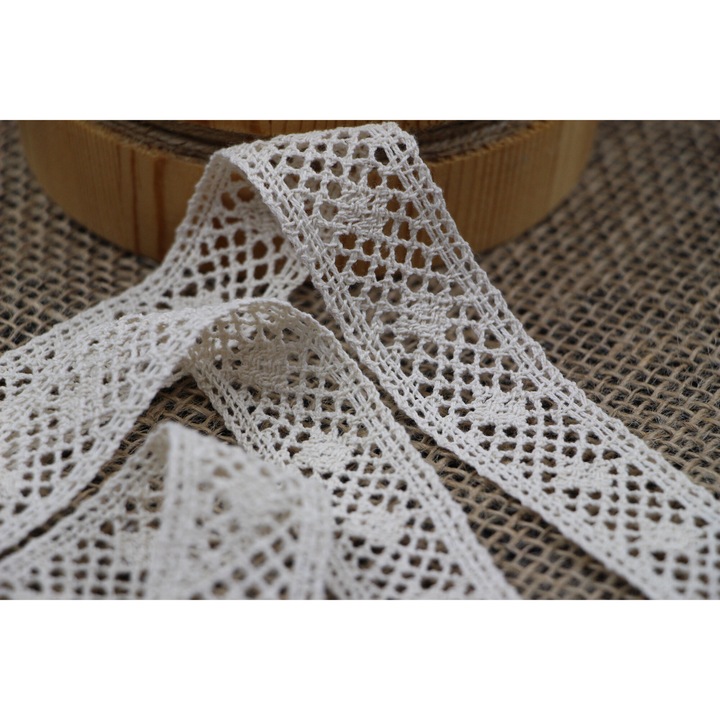 Dantela alba A1P 25 de metri