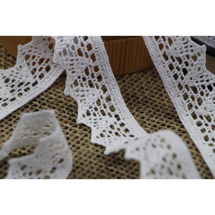 Dantela crem D0R 25 de metri