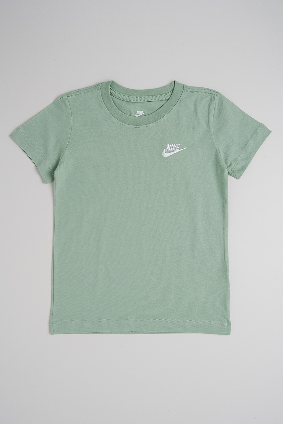 Nike, Tricou din bumbac cu decolteu la baza gatului Futura, Verde deschis, 137-147 CM