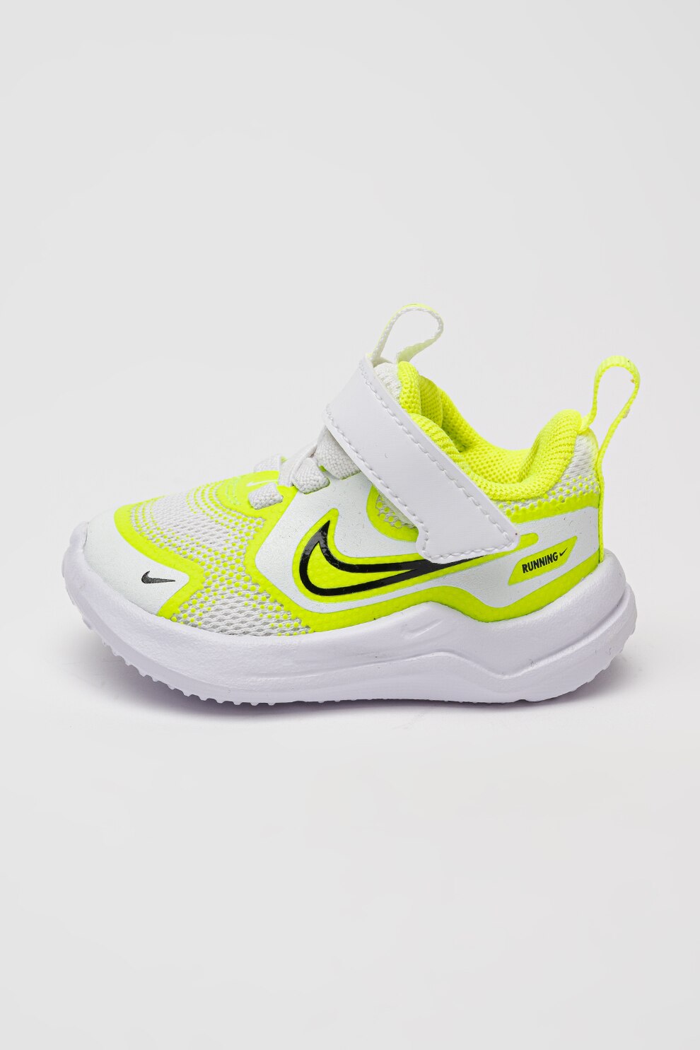 Nike, Pantofi Cosmic Runner din plasa cu inchidere velcro, Alb, Verde lime, 22 EU